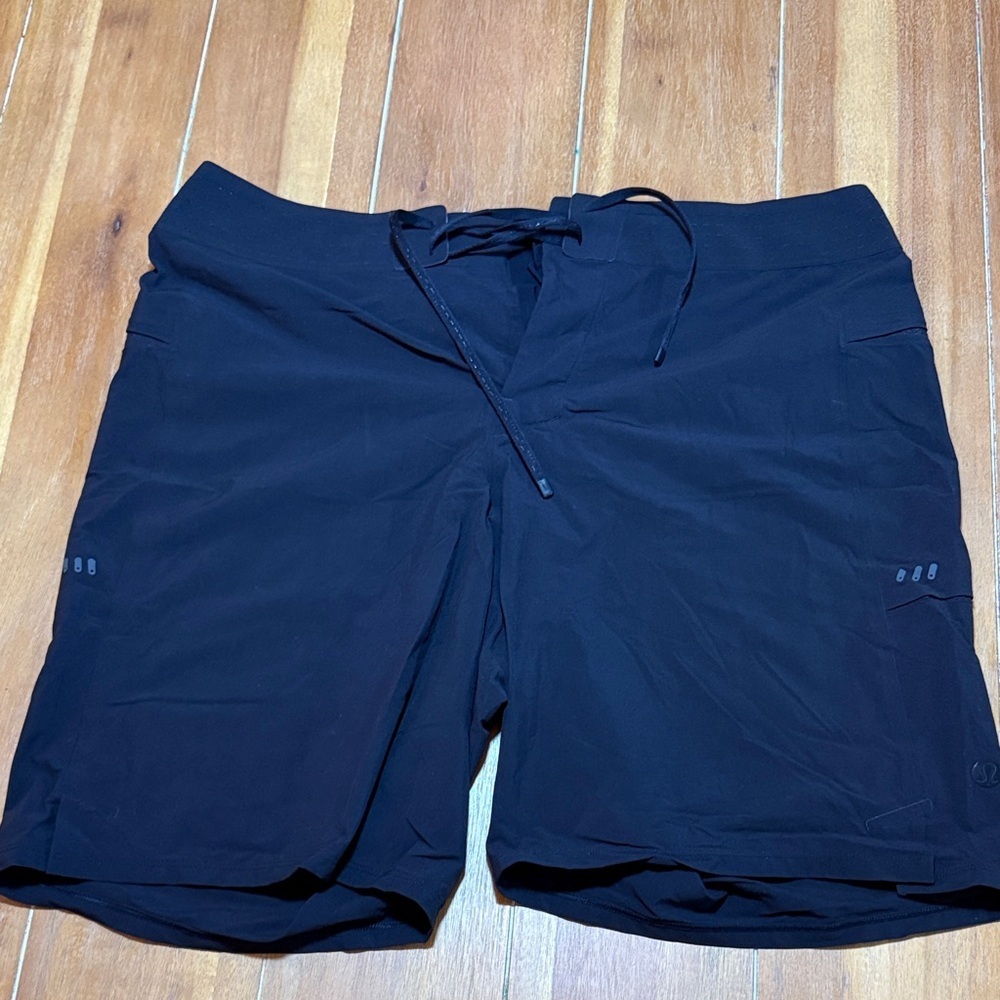 Lululemon Men's Black Swim Trunks Size 34
